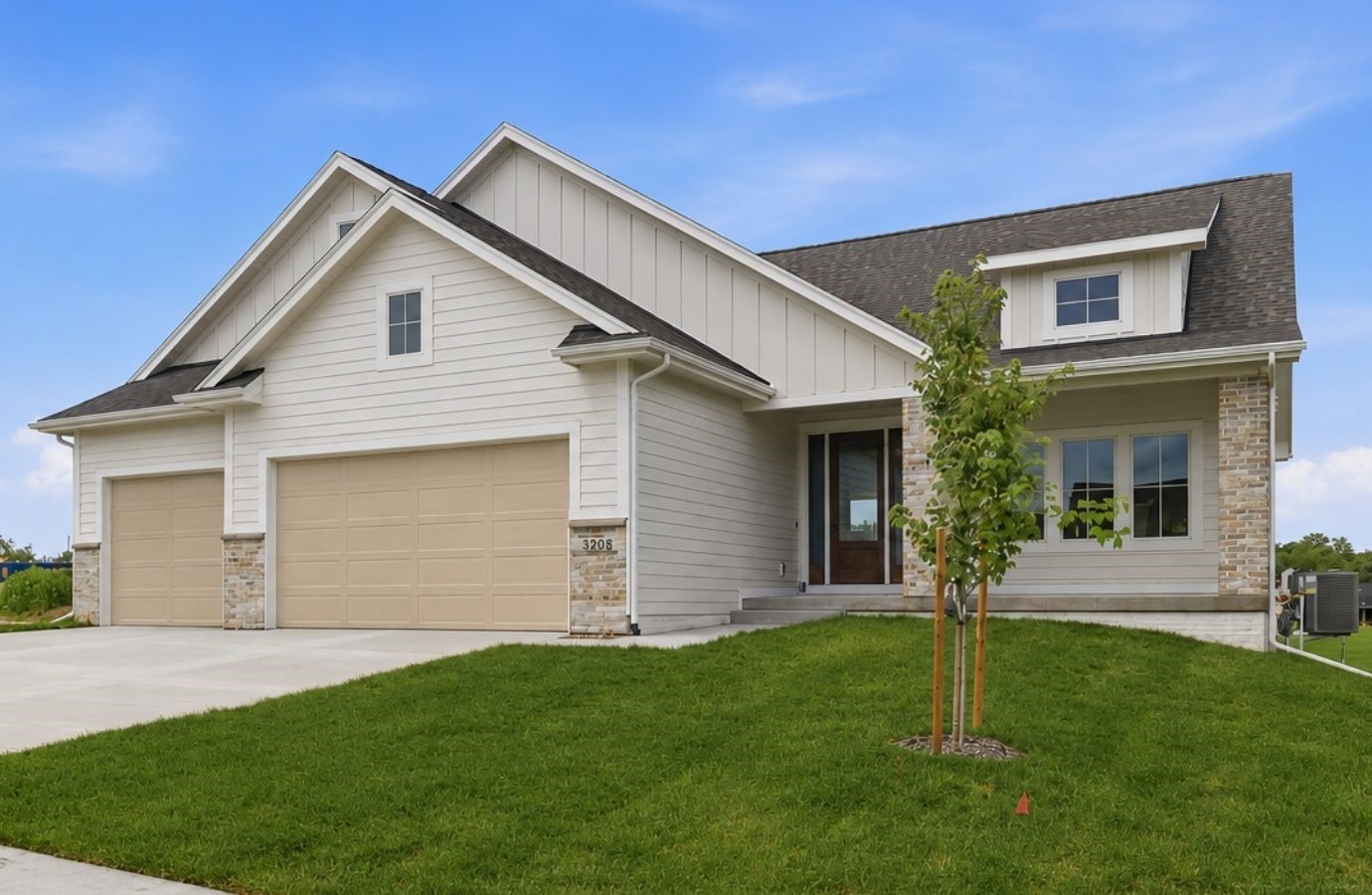 3208 SE Bannister Drive