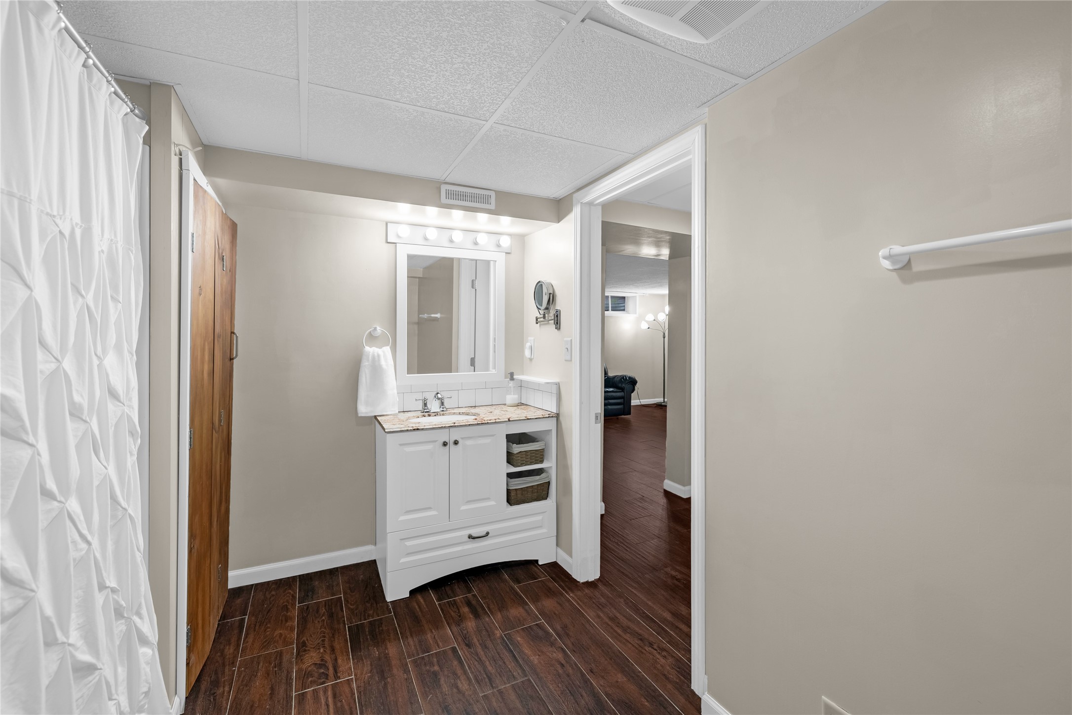 3717 E 28th Street, Des Moines, Iowa image 30