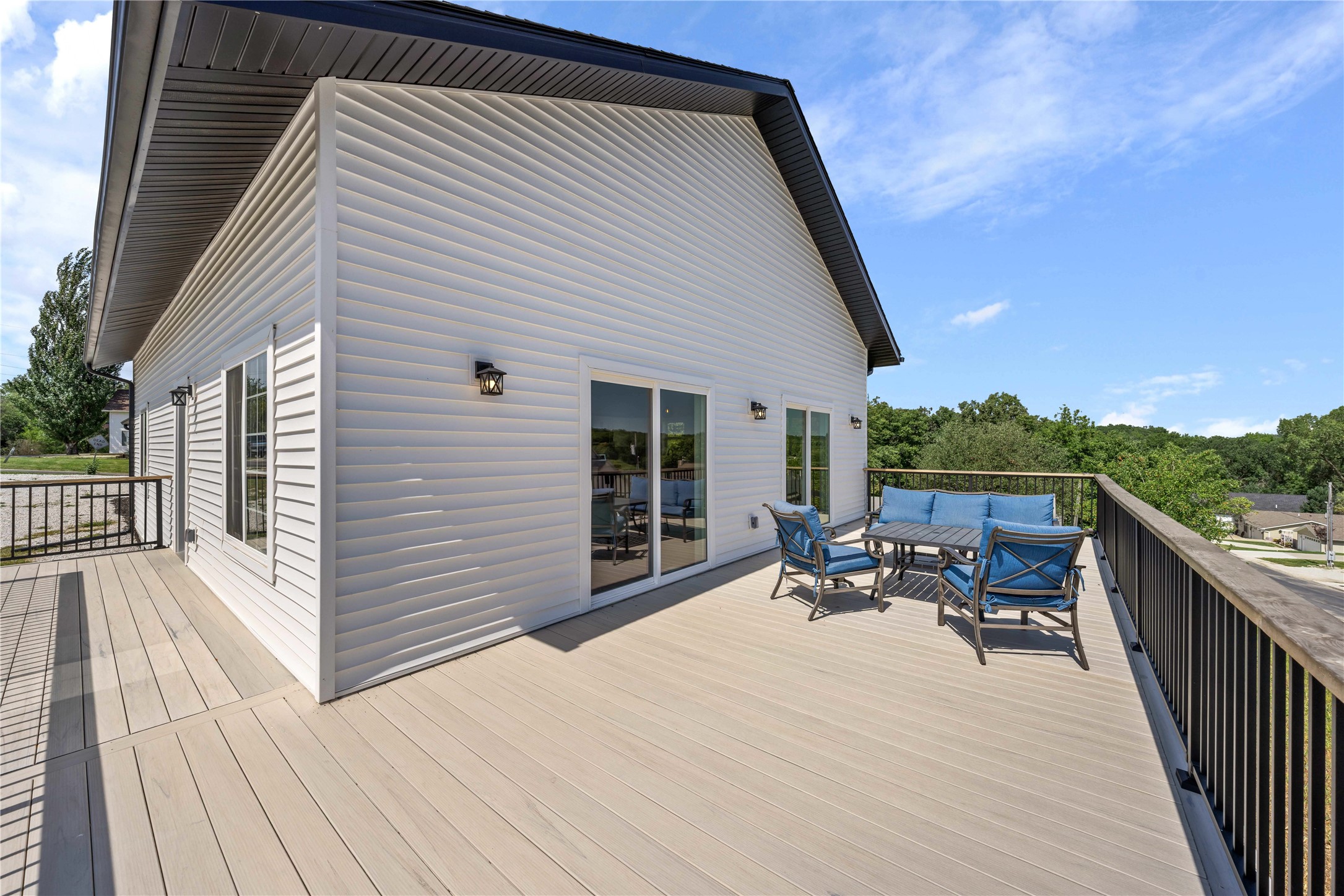 8479 Lakeshore Drive