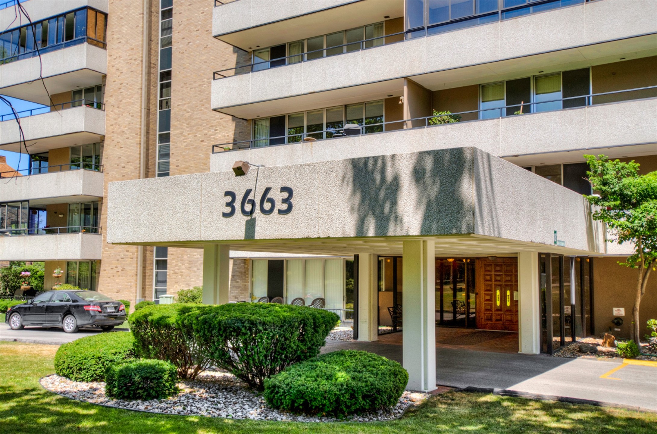 3663 Grand Avenue #904, Des Moines, Iowa image 2