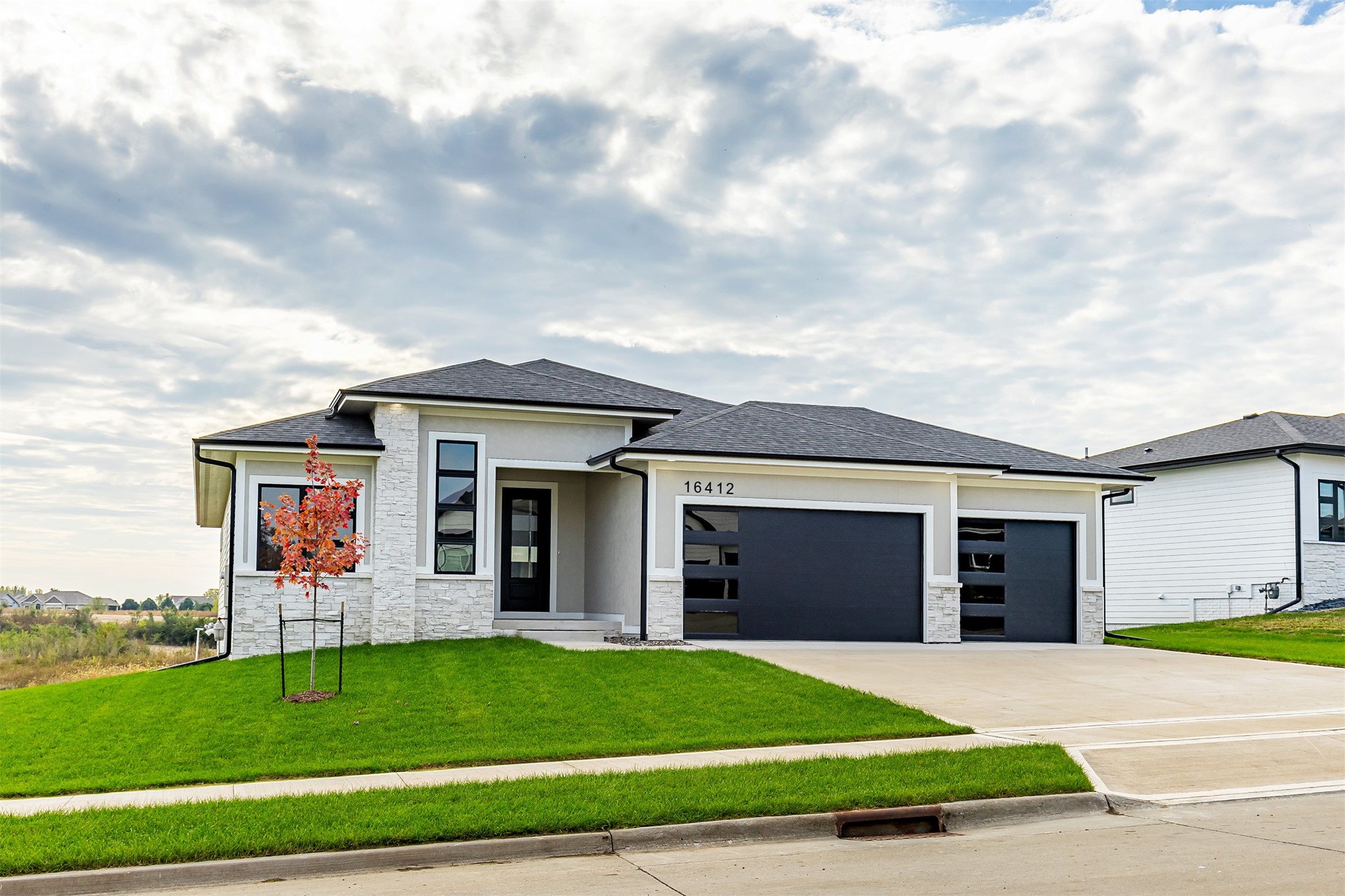 16412 N Valley Drive