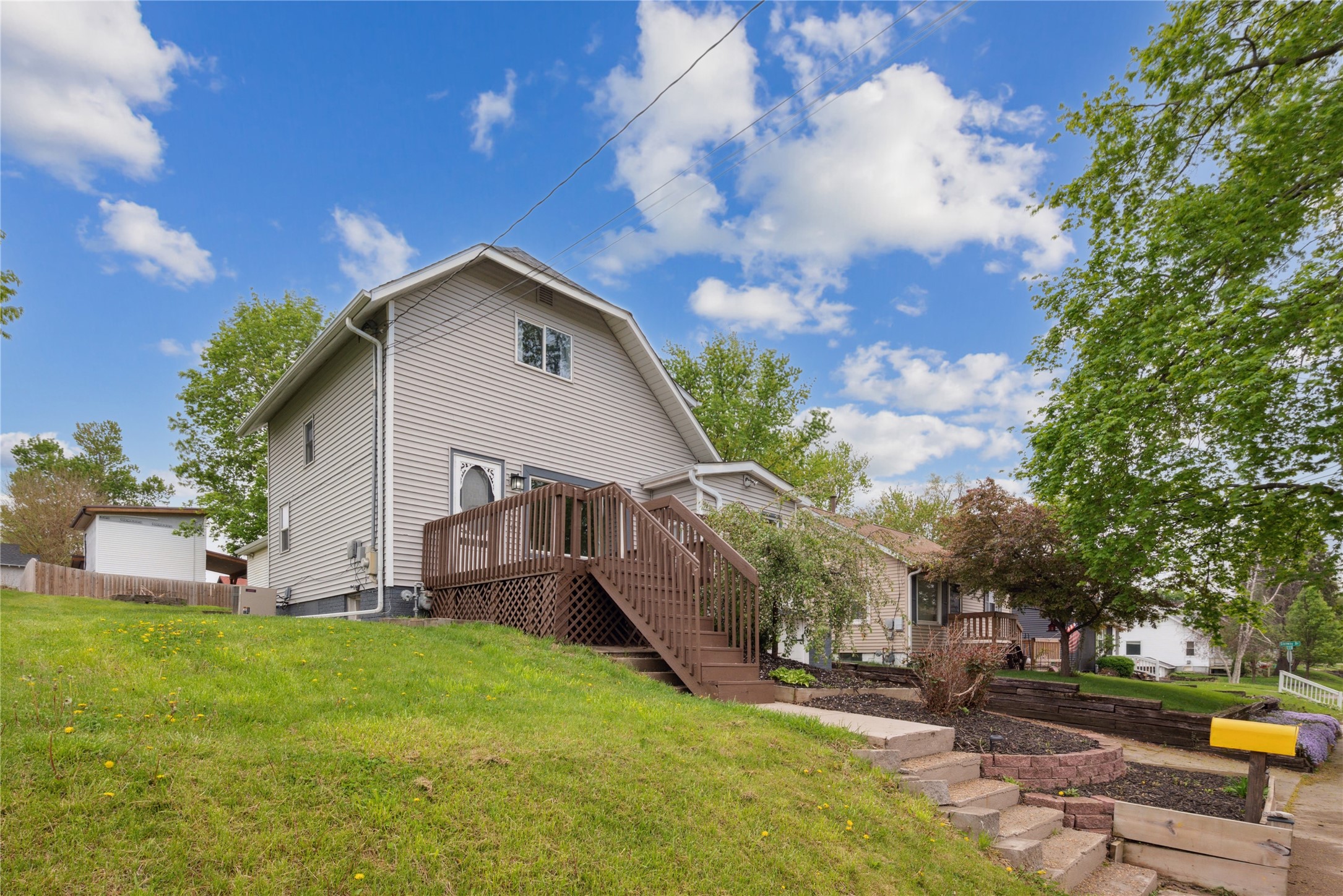 330 E 13th Street, Newton, Iowa image 3