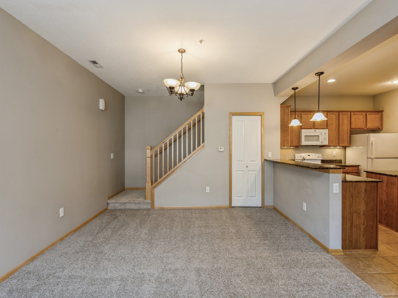 577 Villa Court, West Des Moines, Iowa image 3