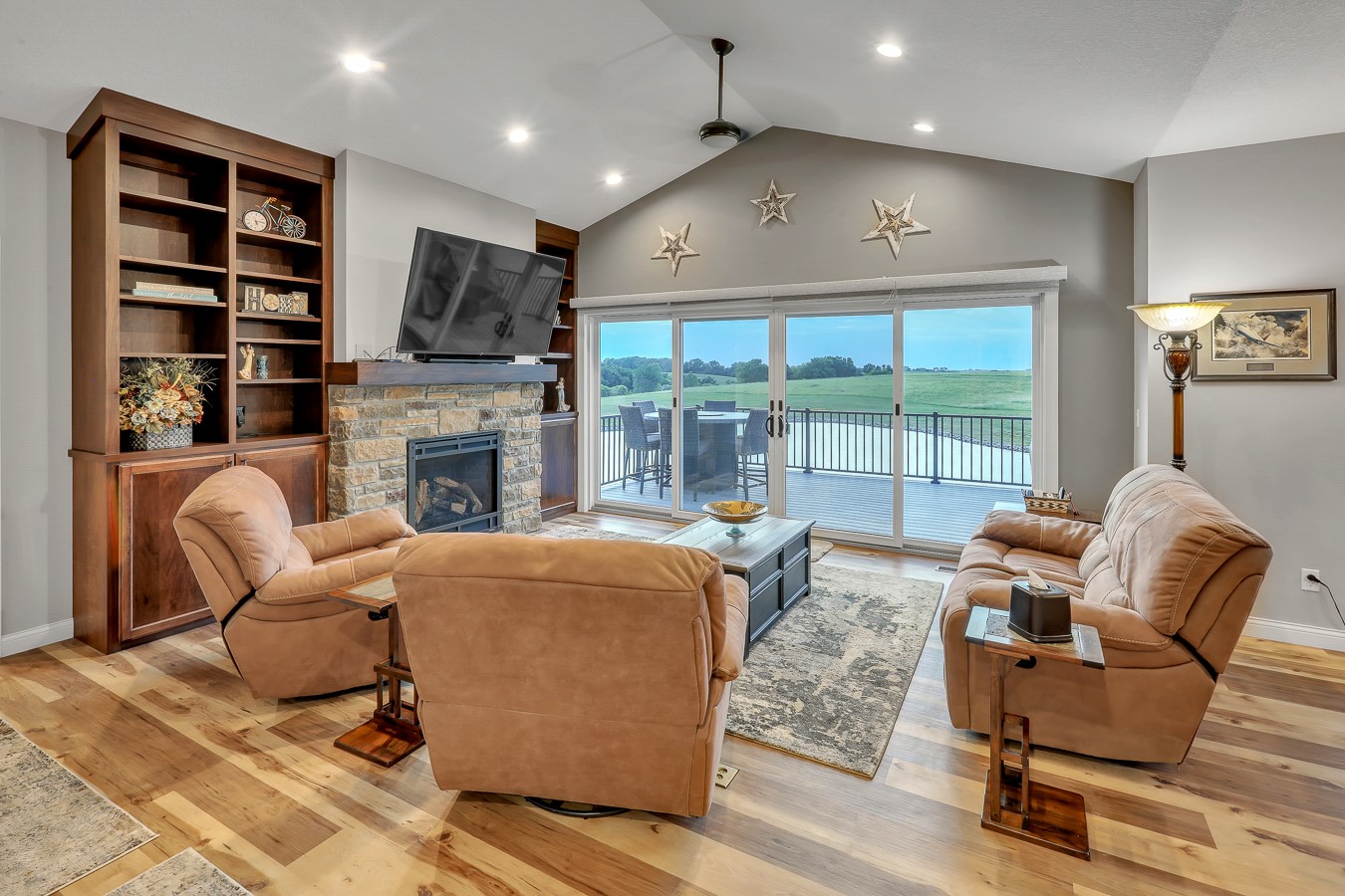 1030 Lake View Drive, Pella, Iowa image 8
