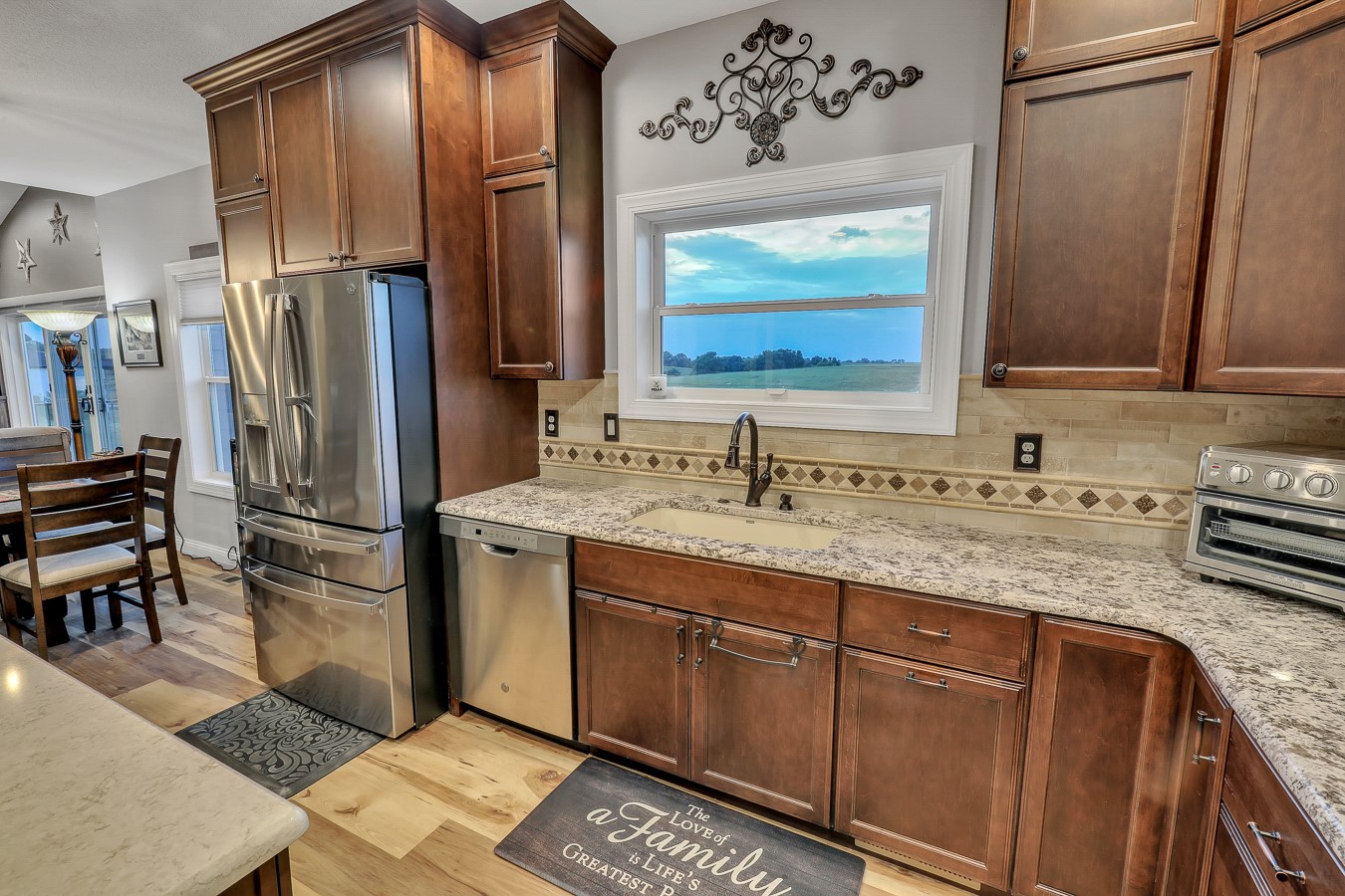 1030 Lake View Drive, Pella, Iowa image 12