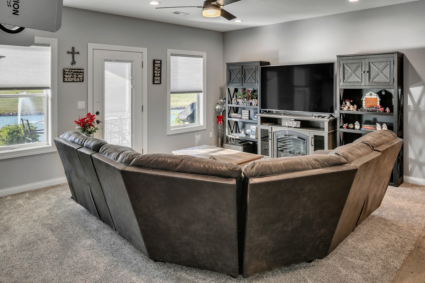 1030 Lake View Drive, Pella, Iowa image 21