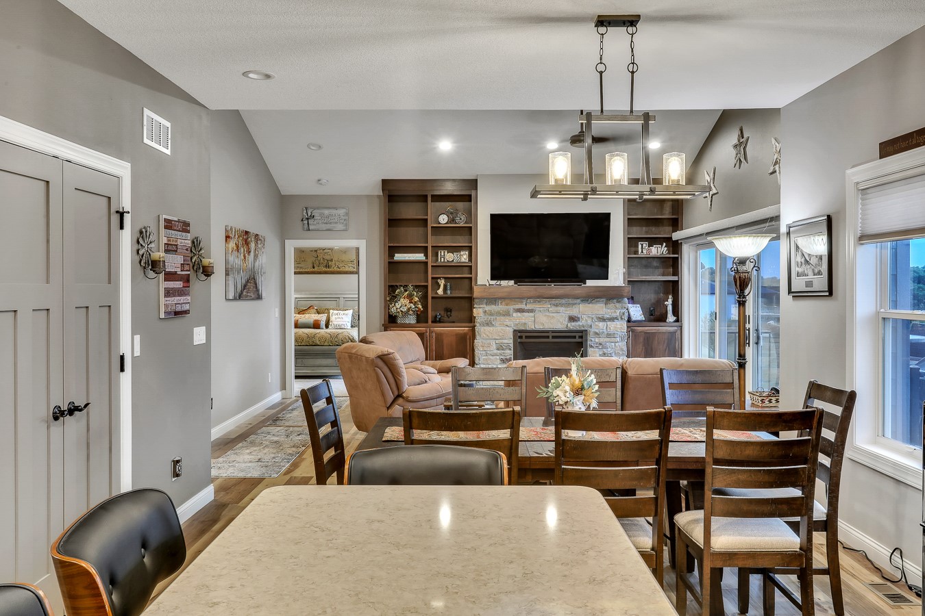 1030 Lake View Drive, Pella, Iowa image 11
