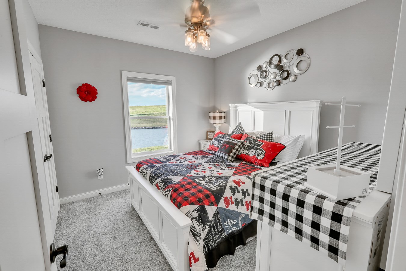 1030 Lake View Drive, Pella, Iowa image 26