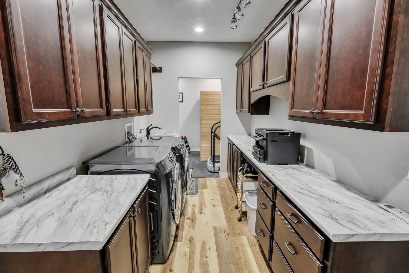 1030 Lake View Drive, Pella, Iowa image 14