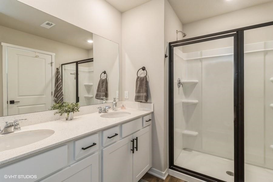 14225 Walnut Meadows Drive, Urbandale, Iowa image 12