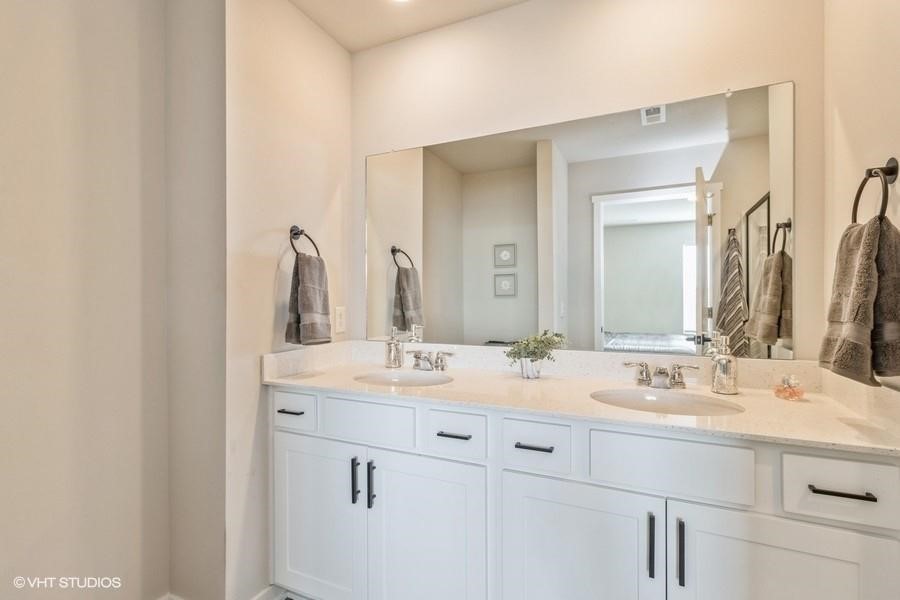 14225 Walnut Meadows Drive, Urbandale, Iowa image 13