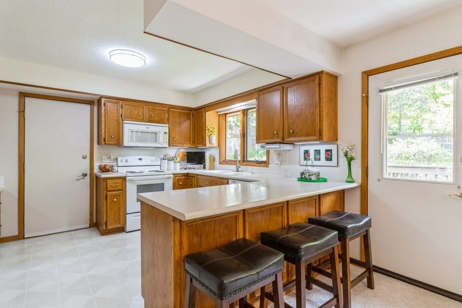 7720 Drake Court, Clive, Iowa image 10