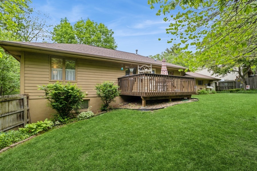 7720 Drake Court, Clive, Iowa image 31