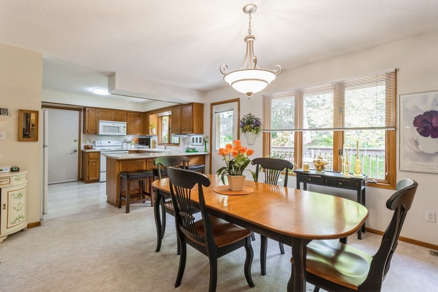 7720 Drake Court, Clive, Iowa image 9