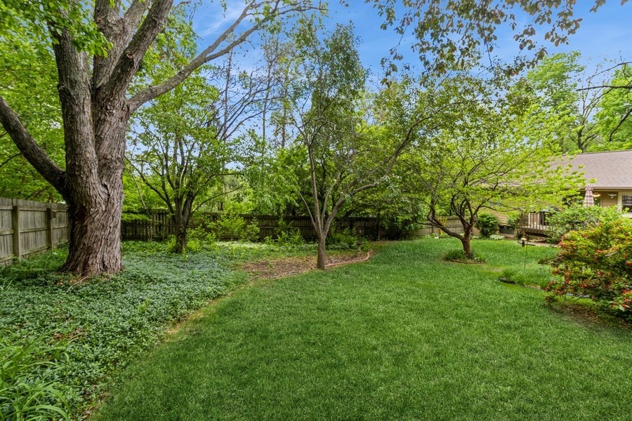 7720 Drake Court, Clive, Iowa image 32