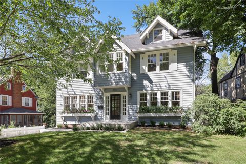 5723 Waterbury Circle Des Moines IA 50312