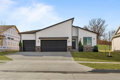 Homes For Sale - 610 NW Georgetown Drive<br/> Waukee, IA 50263