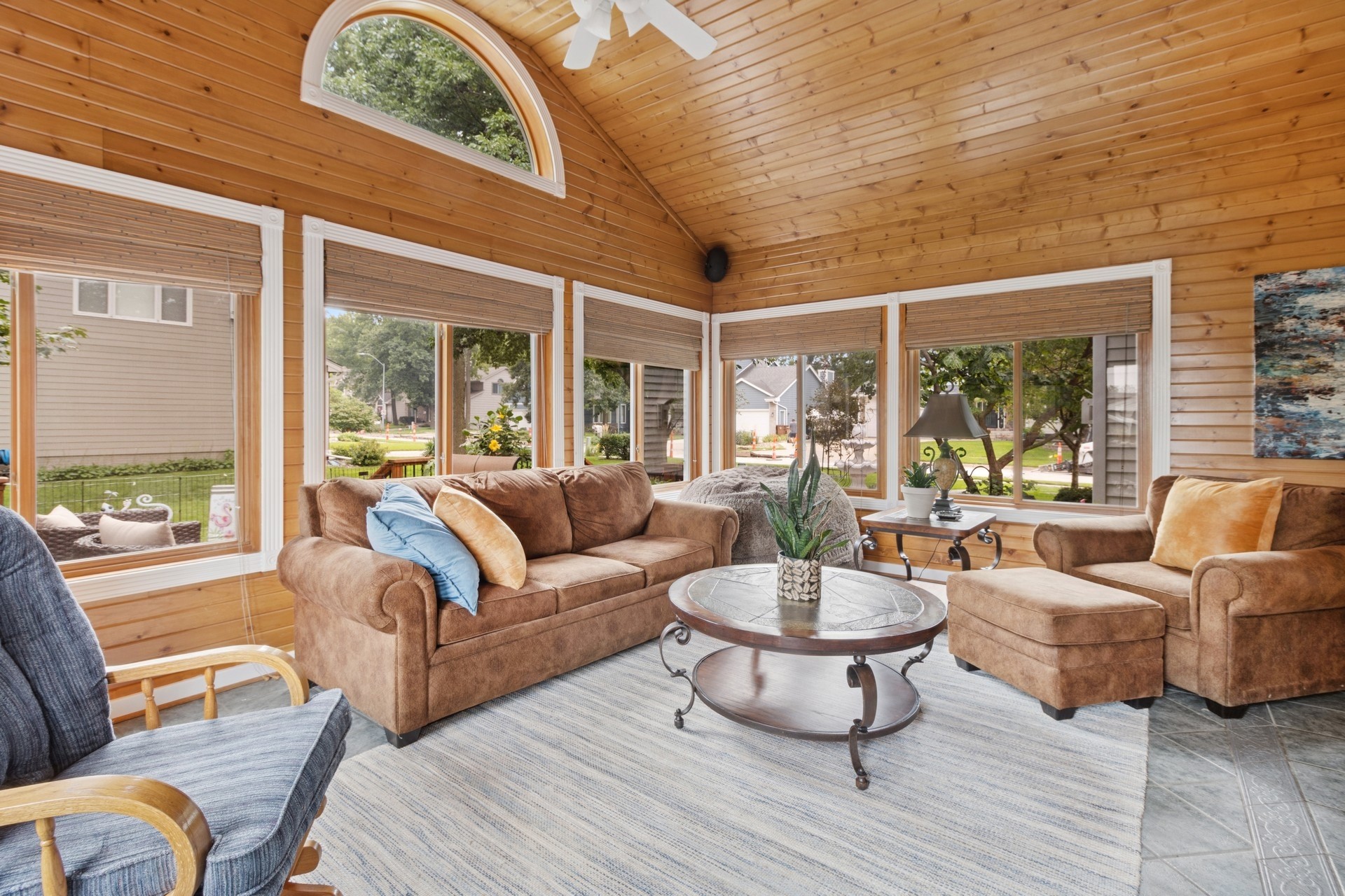 Urbandale, Iowa 50322, United States, 5 Bedrooms Bedrooms, ,3 BathroomsBathrooms,Residential,Pending,183112