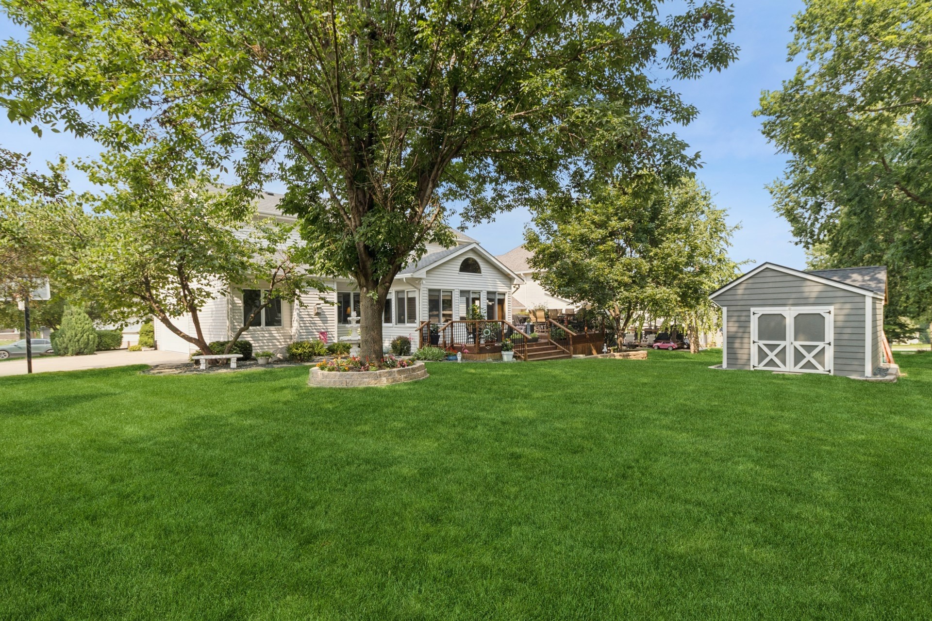 Urbandale, Iowa 50322, United States, 5 Bedrooms Bedrooms, ,3 BathroomsBathrooms,Residential,Pending,183112