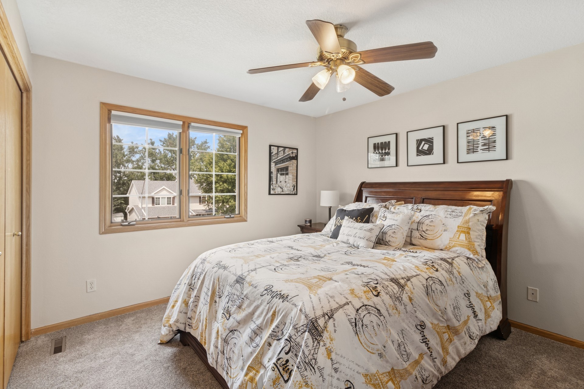 Urbandale, Iowa 50322, United States, 5 Bedrooms Bedrooms, ,3 BathroomsBathrooms,Residential,Pending,183112