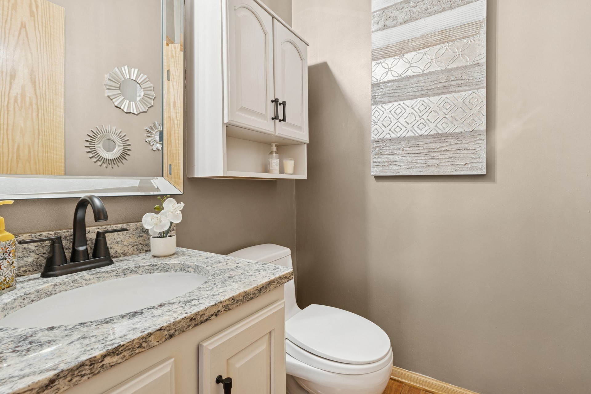 Urbandale, Iowa 50322, United States, 5 Bedrooms Bedrooms, ,3 BathroomsBathrooms,Residential,Pending,183112