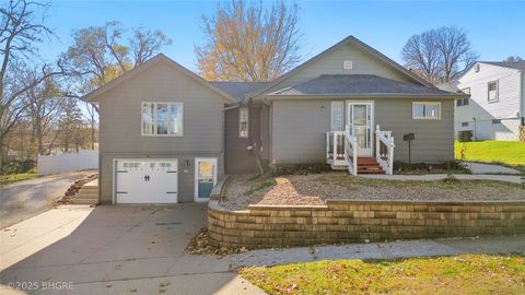 Homes For Sale - 80 Lacona Avenue<br/> Des Moines, IA 50315