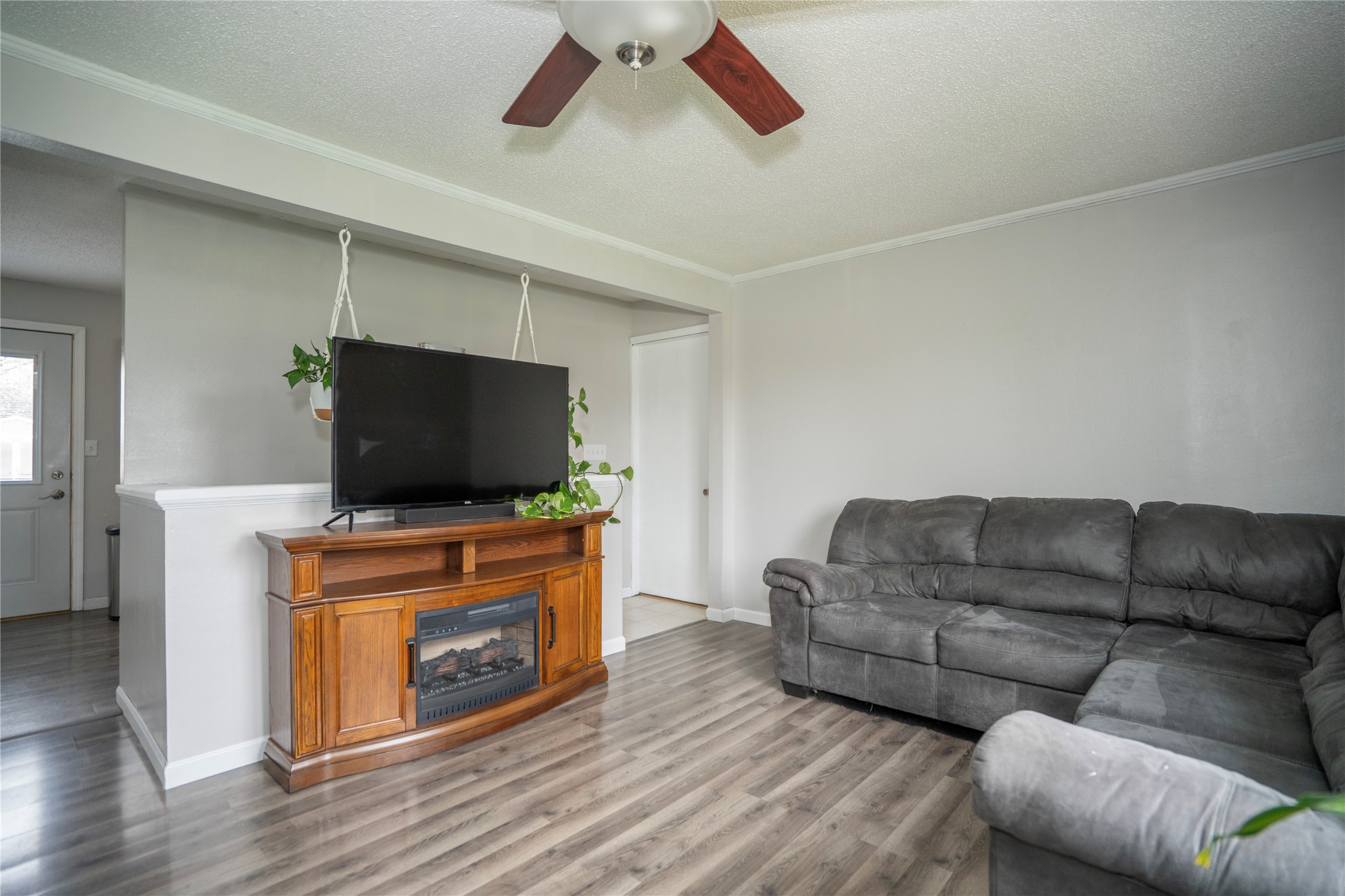 916 W 7th Street, Newton, Iowa image 3