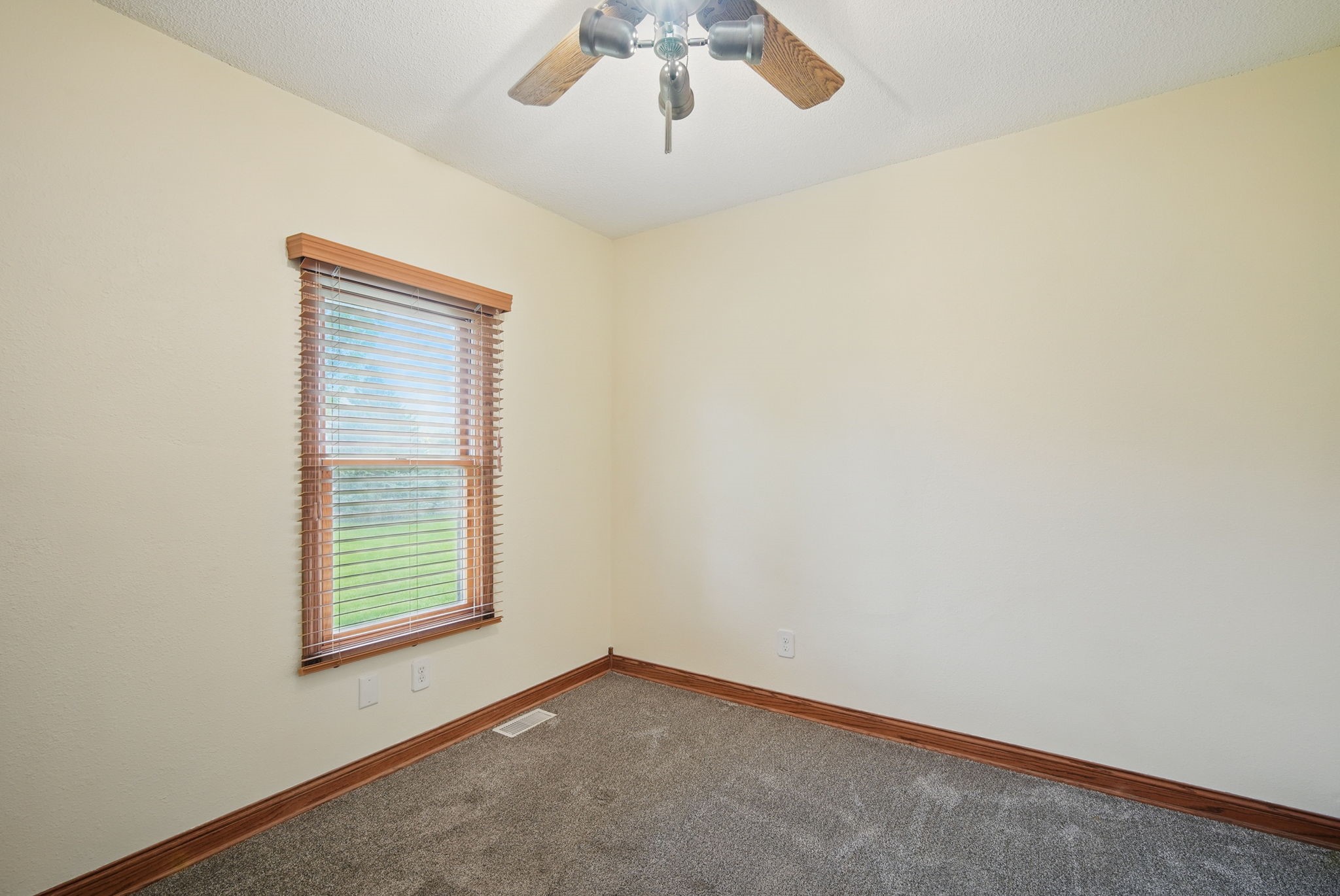 2129 Morton Avenue, Des Moines, Iowa image 13