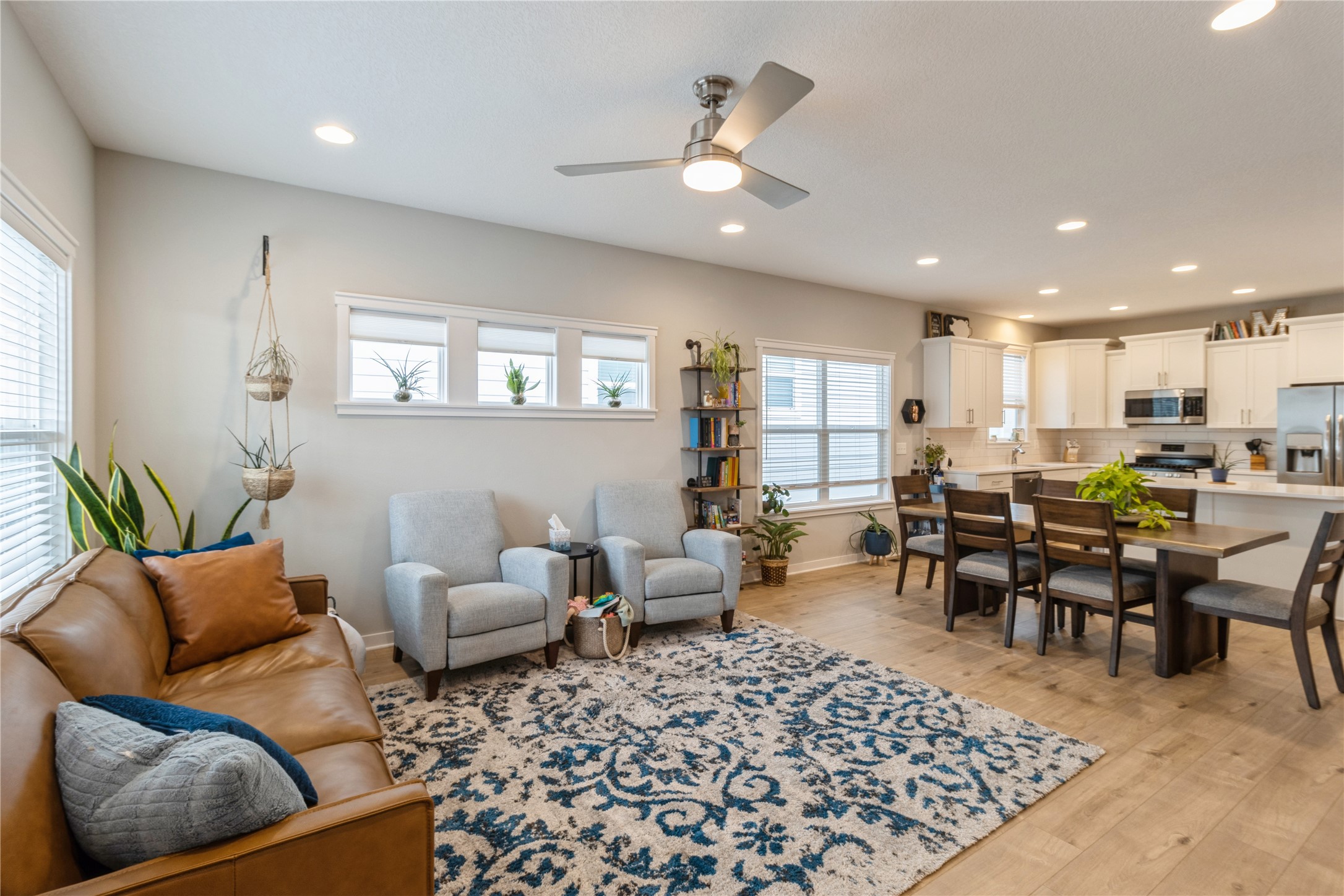 2710 NW 165th Lane, Clive, Iowa image 2