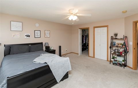 Single Family Residence in Des Moines IA 3701 Brook Ridge Court 17.jpg