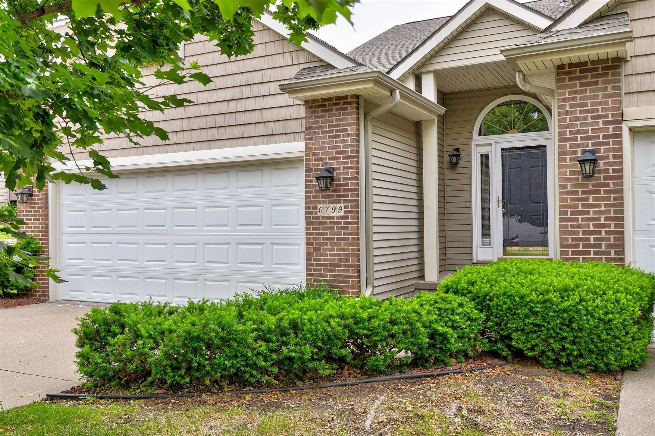 6799 NW 57th Street, Johnston, Iowa image 1