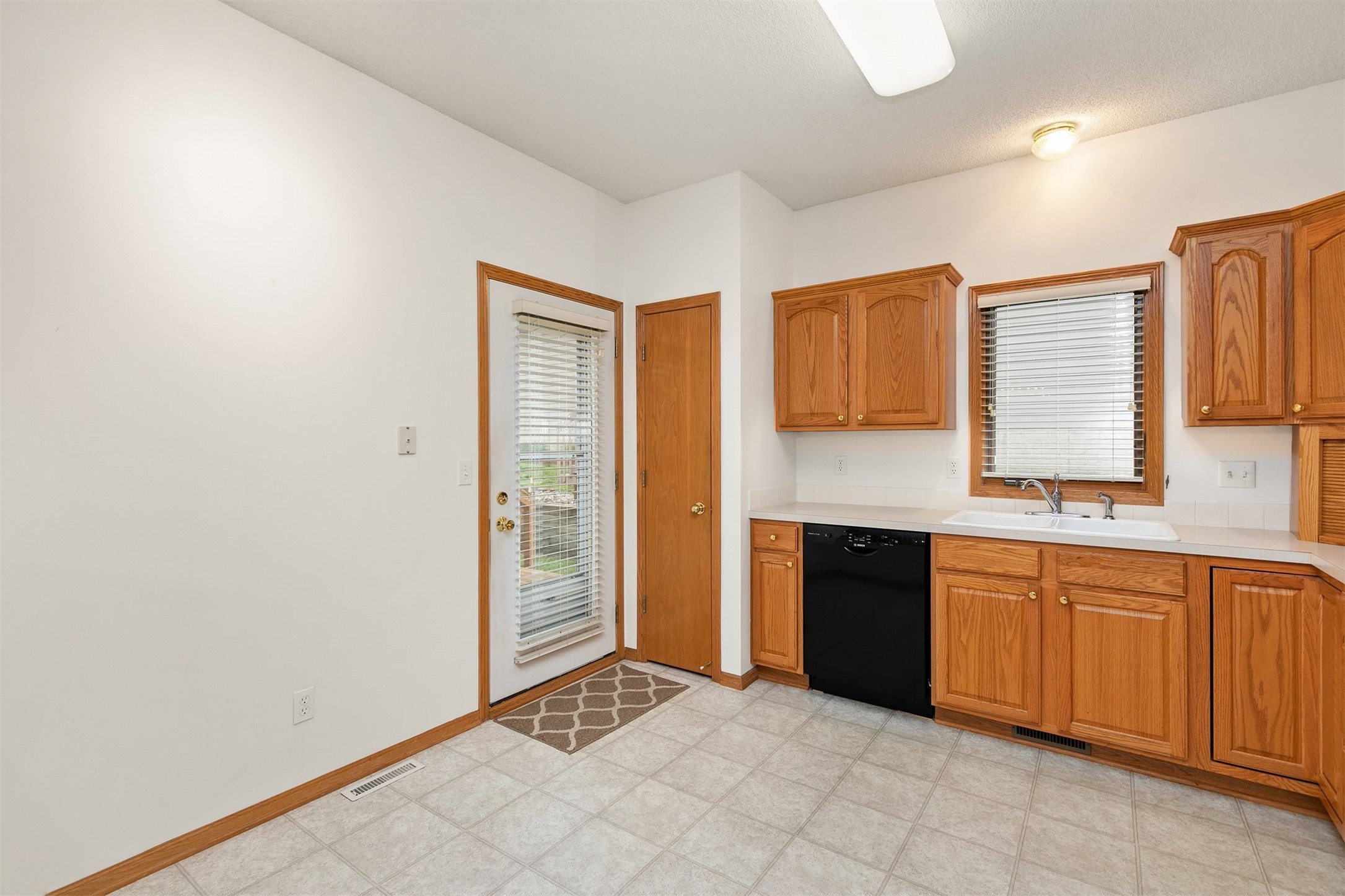 6799 NW 57th Street, Johnston, Iowa image 10