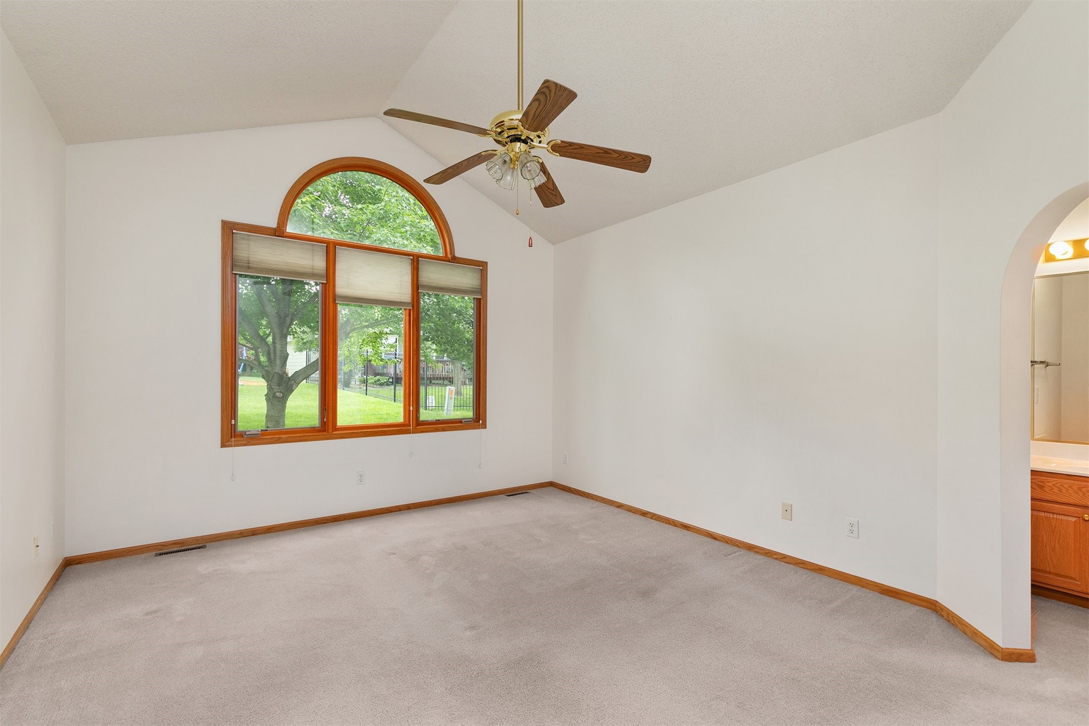 6799 NW 57th Street, Johnston, Iowa image 13