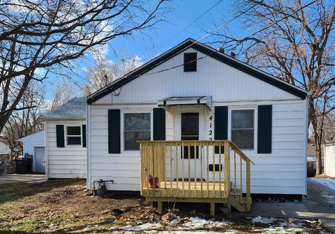 Single Family Residence in Des Moines IA 4122 3rd Street.jpg