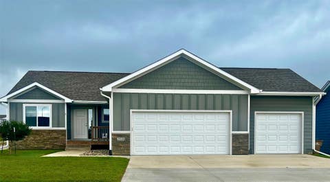 Homes For Sale - 2944 Prairieside Place<br/> Norwalk, IA 50211