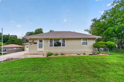 Homes For Sale - 940 NE 51st Avenue<br/> Polk County, Des Moines, IA 50313