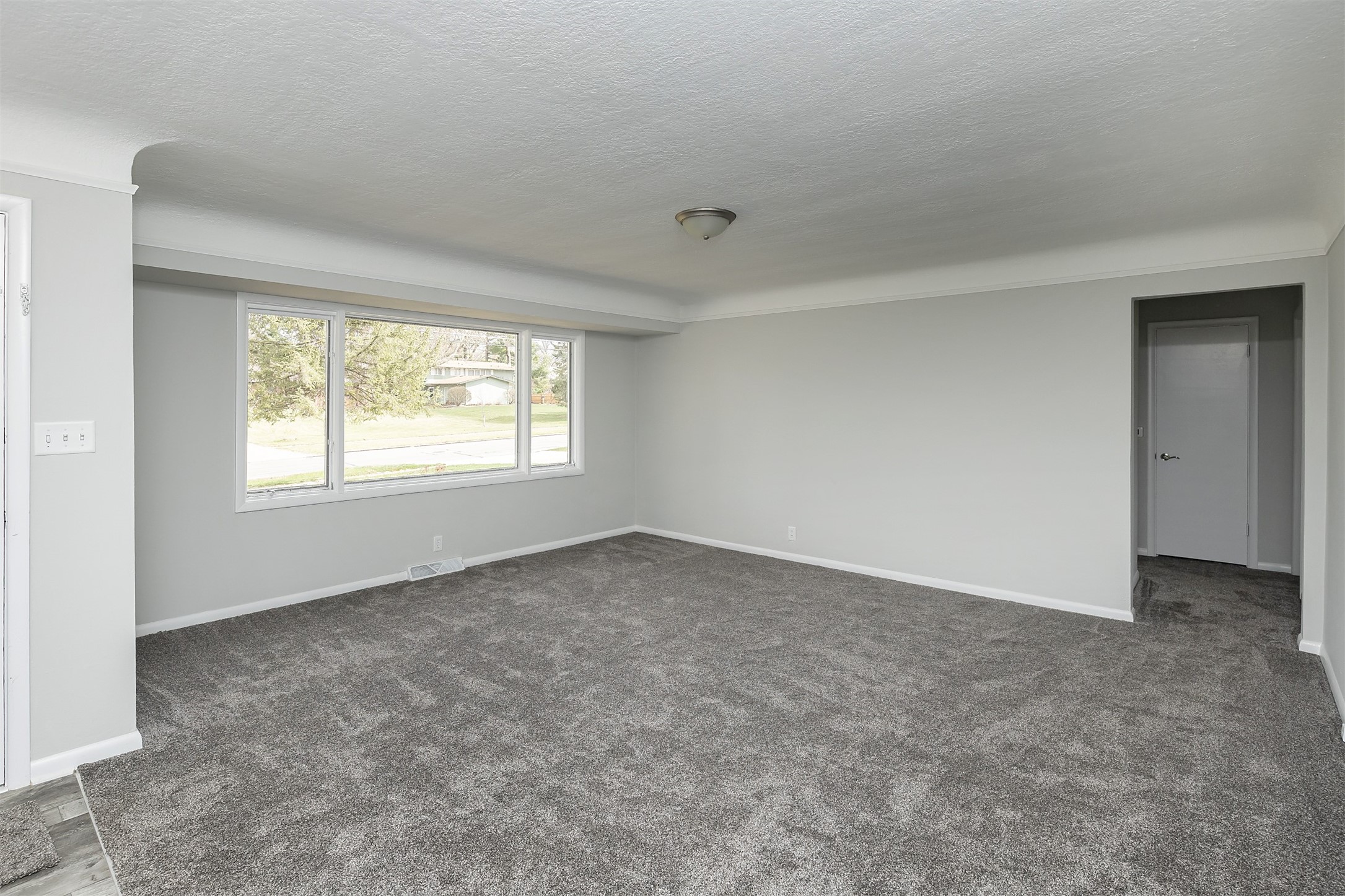 1230 16th Street, West Des Moines, Iowa image 2
