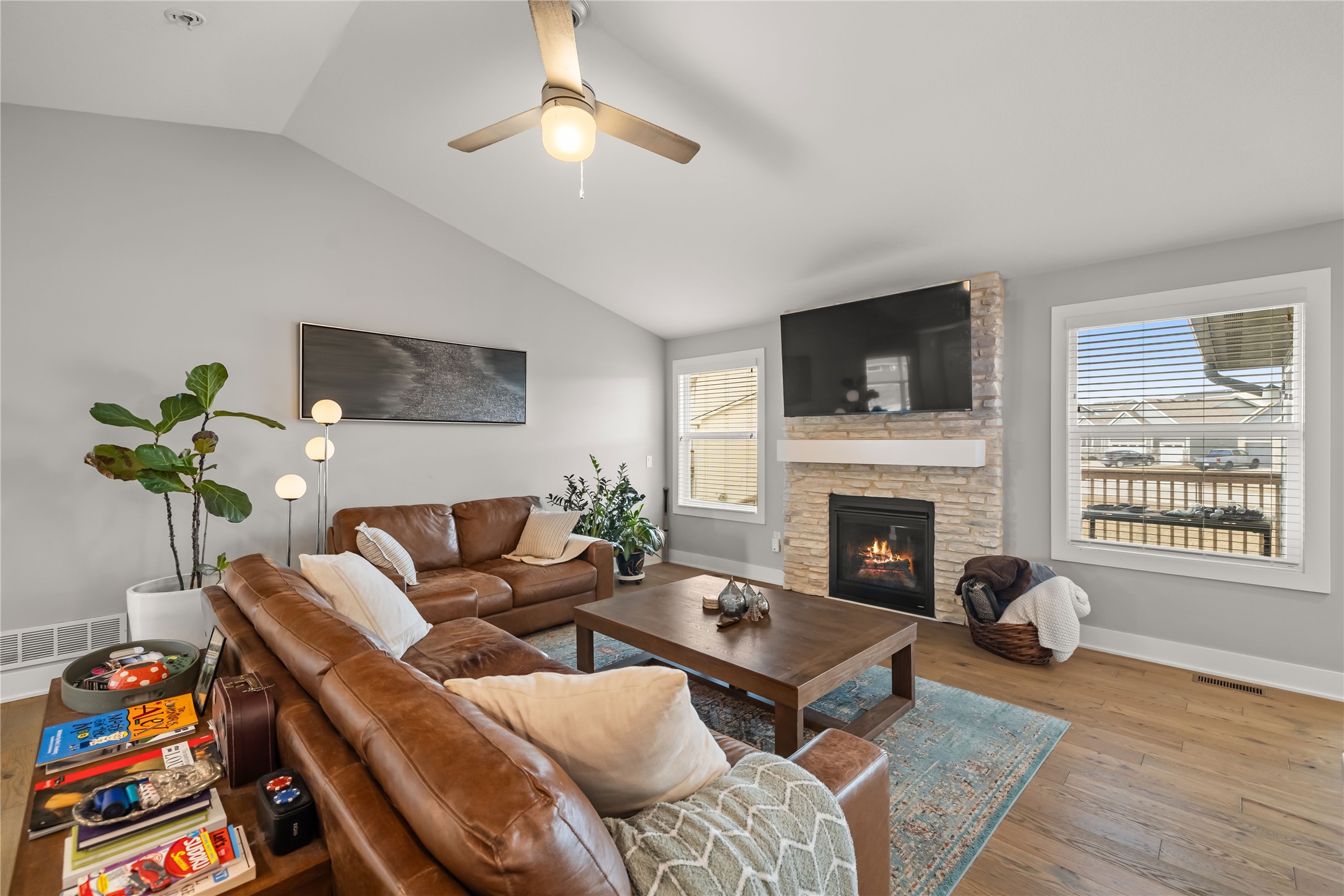 127 NW Sunrise Drive