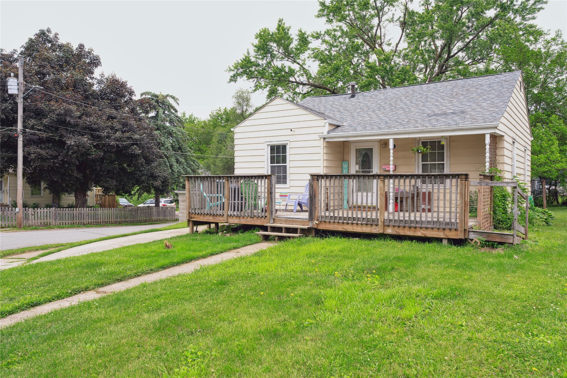 910 N 5th Avenue, Newton, Iowa image 2