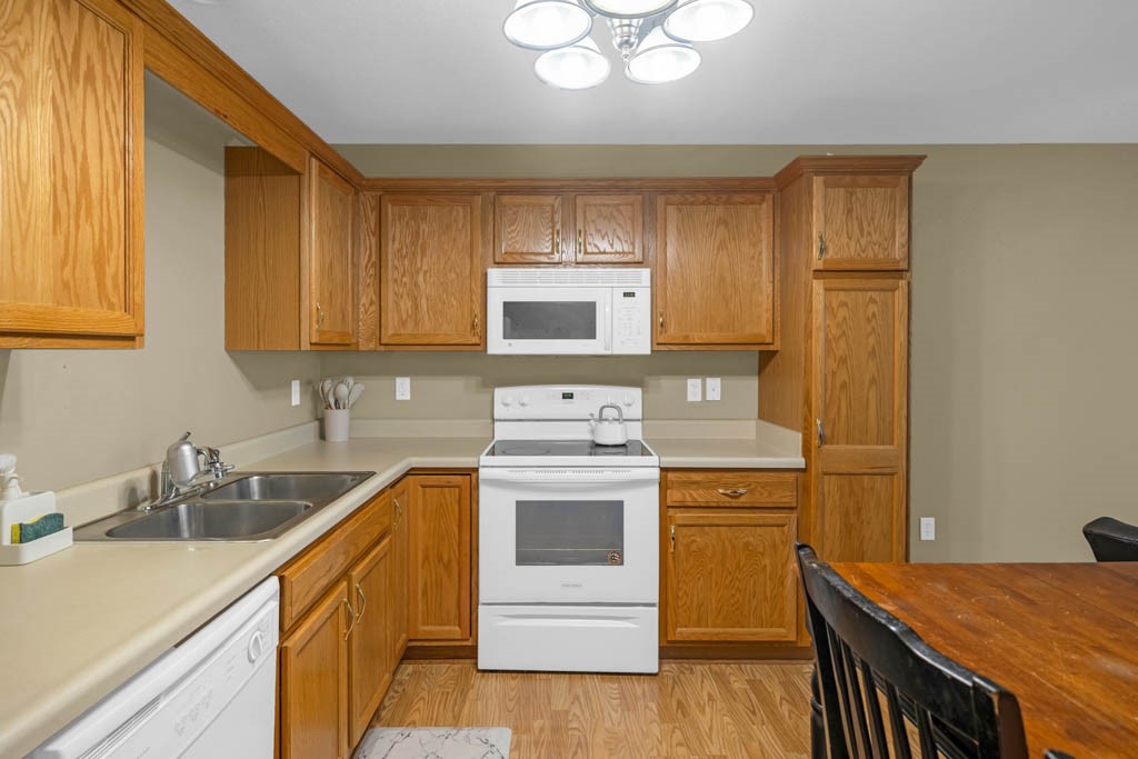 1046 10th Avenue, Altoona, Iowa image 4