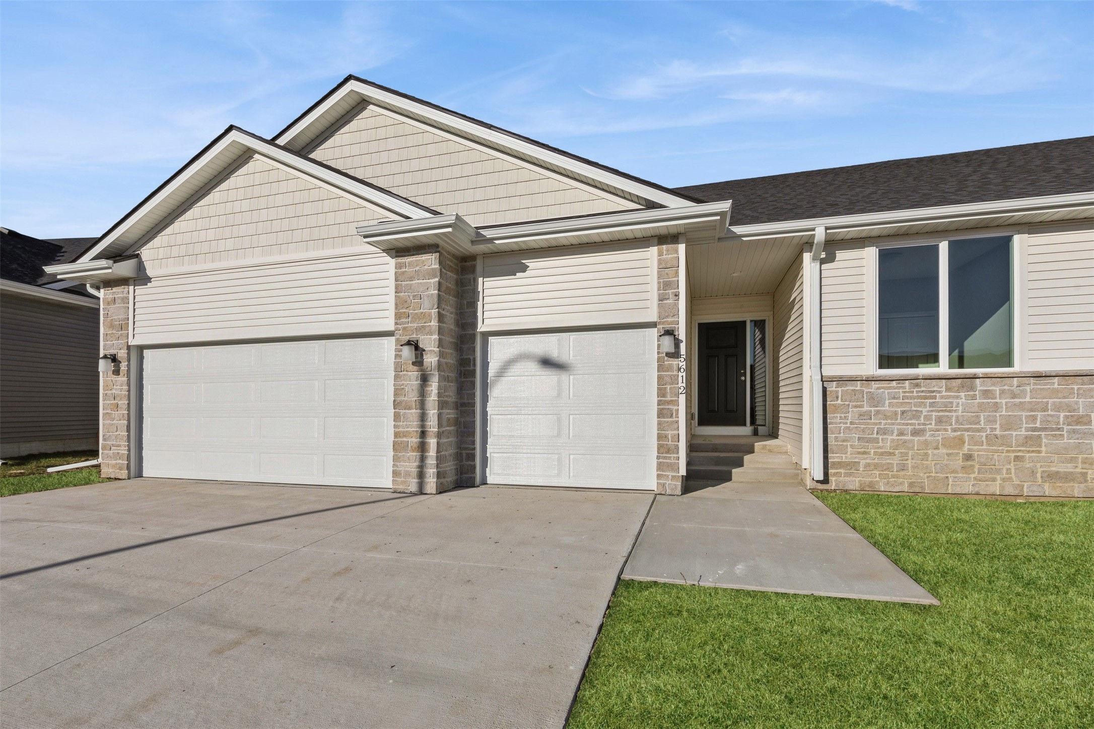 5612 NE Creek Ridge Drive, Ankeny, Iowa image 1