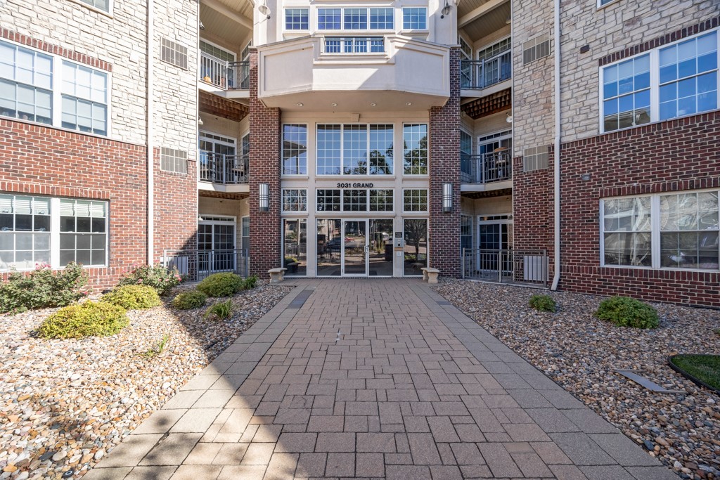 3031 Grand Avenue #218, Des Moines, Iowa image 1