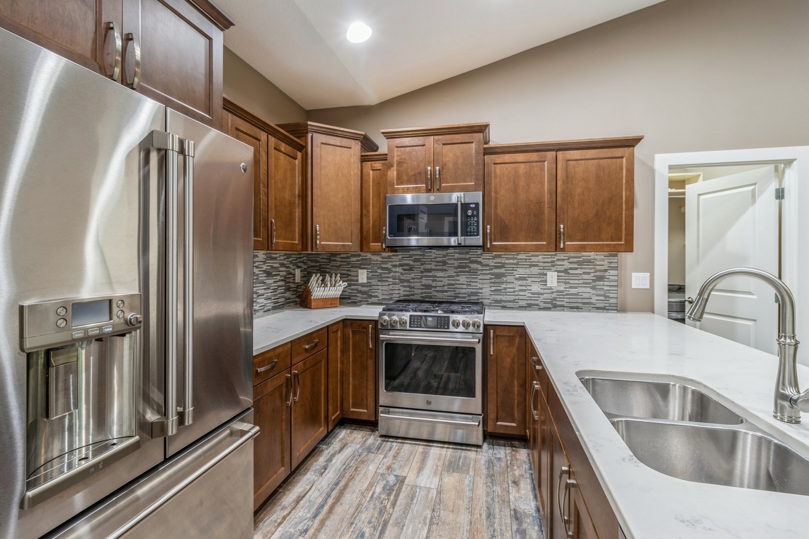 5645 Prairie Grass Drive, Johnston, Iowa image 8