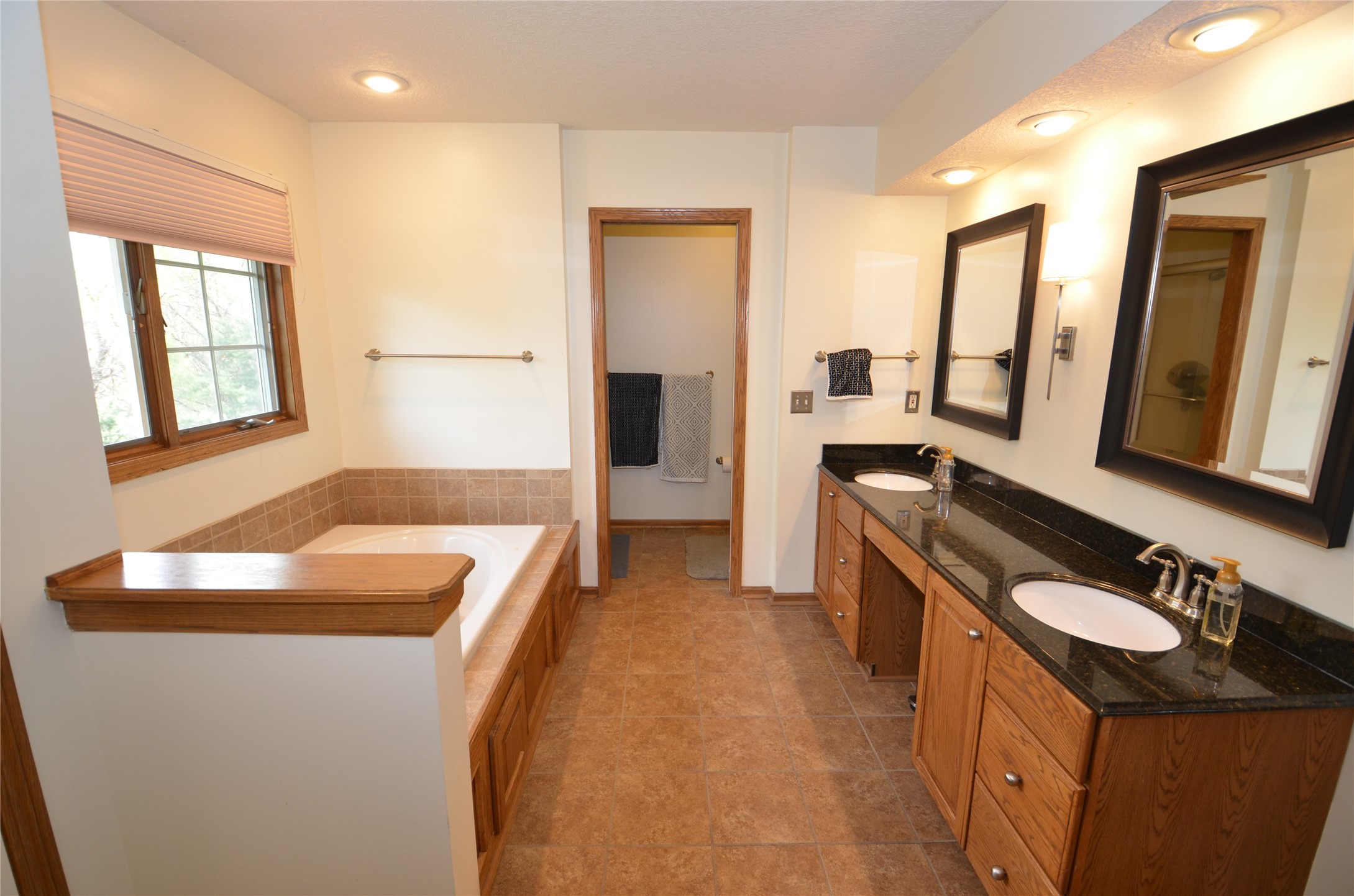 4712 95th Street, Urbandale, Iowa image 14