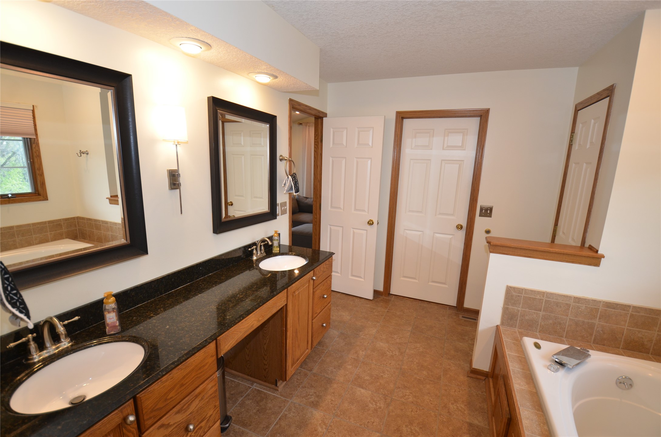 4712 95th Street, Urbandale, Iowa image 15