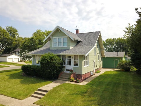 Homes For Sale - 1420 4th Avenue<br/> Poweshiek County, Grinnell, IA 50112
