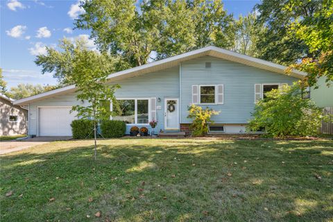 1104 Hazel Street Pella IA 50219