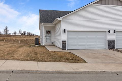 Condo For Sale - 5673 Ponderosa Drive<br/> Pleasant Hill, IA 50327