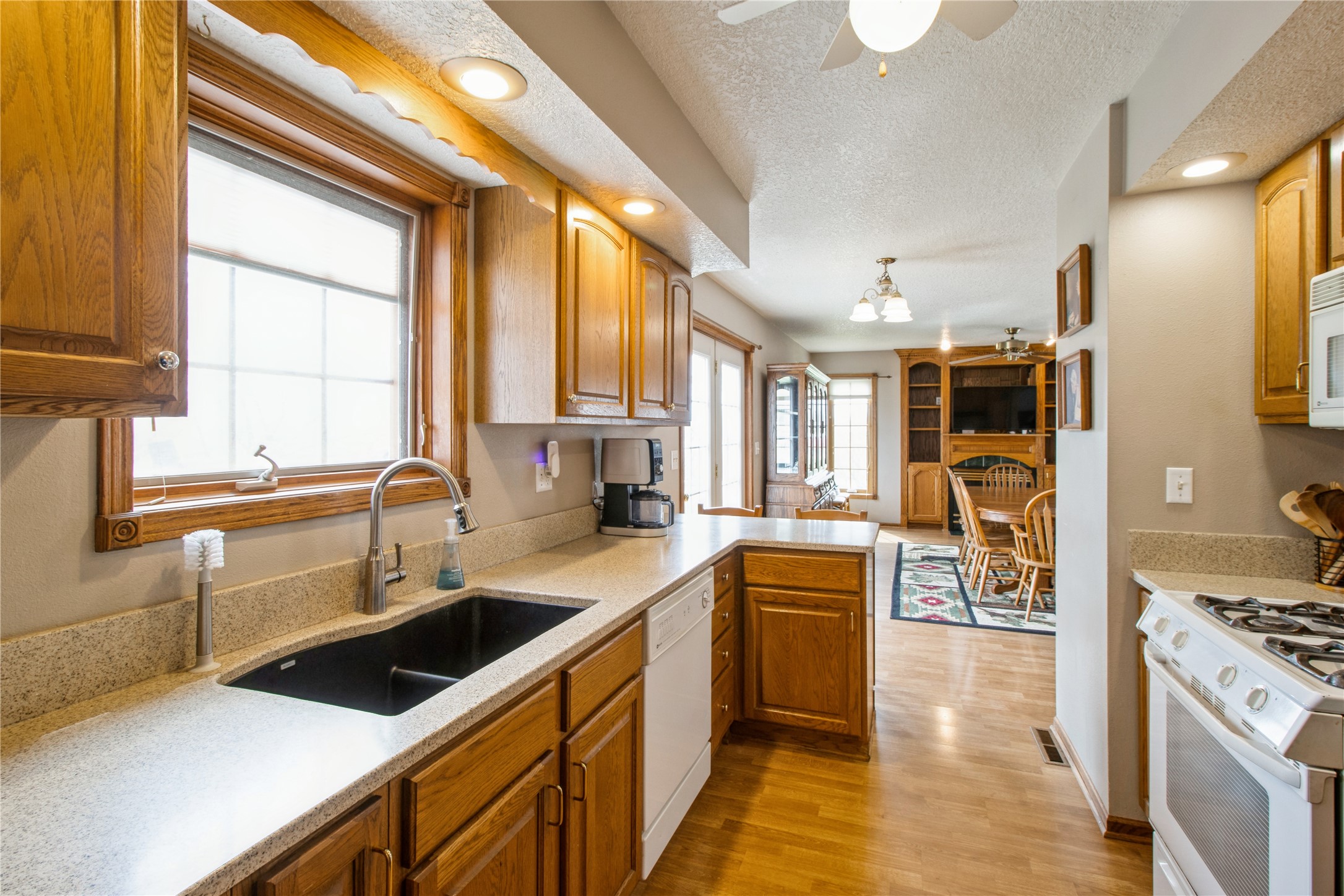 822 40th Avenue, Pleasantville, Iowa image 18