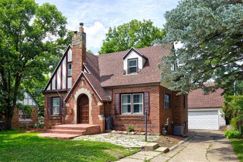 Homes For Sale - 4805 Pleasant Street<br/> Polk County, Des Moines, IA 50312